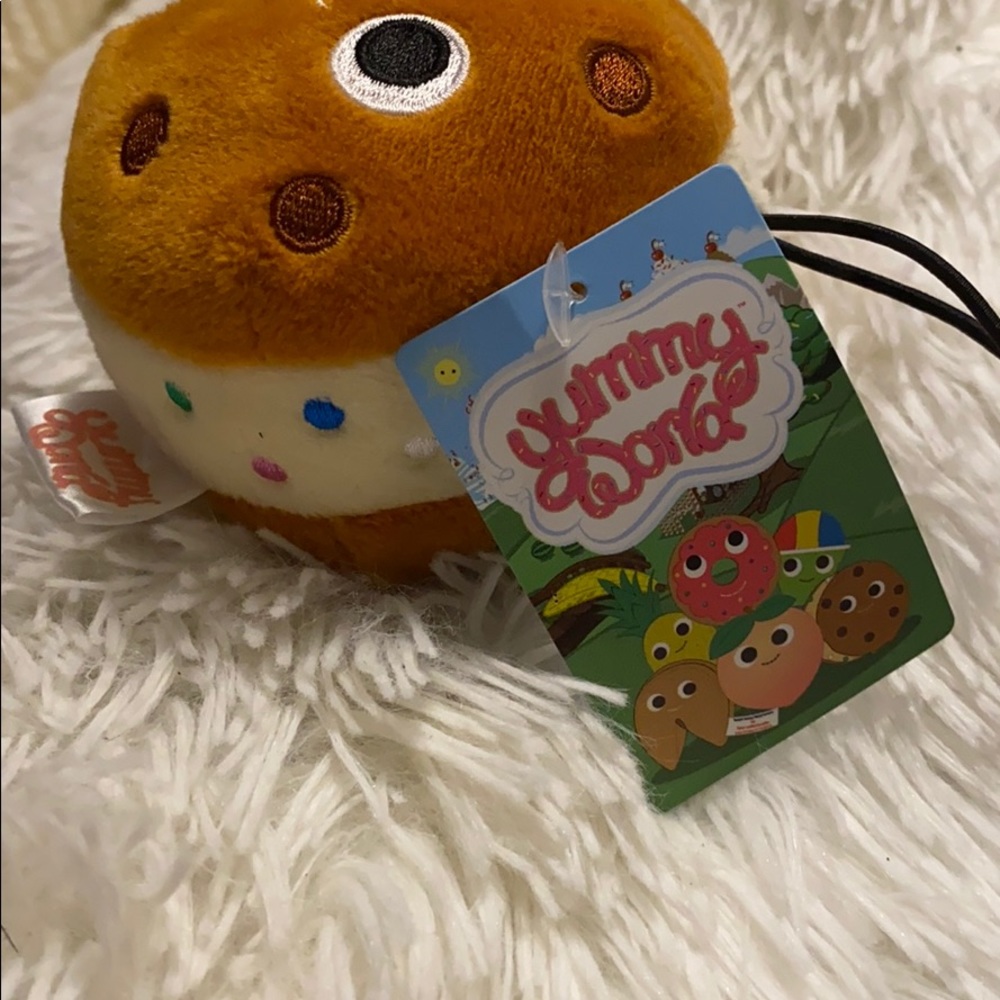 NWT Kidrobot YummyWorld Ice Cream Chipwich Plush - Picture 2 of 5